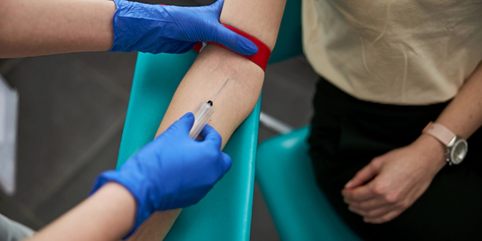 آزمایش خون در منزل